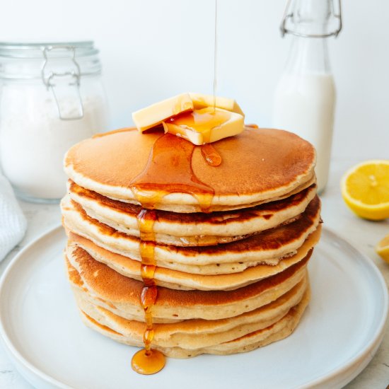 Fluffy Lemon Skyr Pancakes