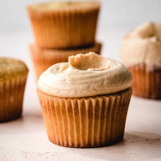 Classic Vanilla Cupcakes