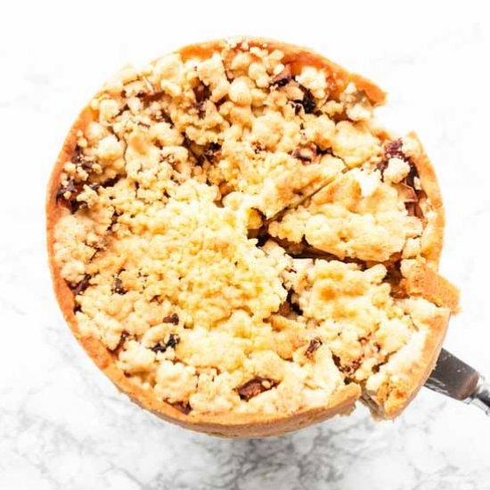 Air Fryer Dutch apple crumble pie