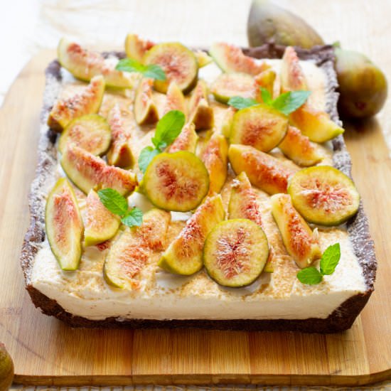 Shortbread cake with figs