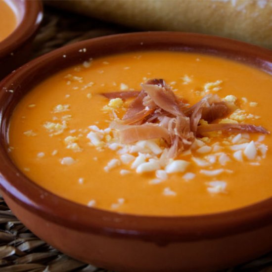 Salmorejo (Easy 15-min recipe)