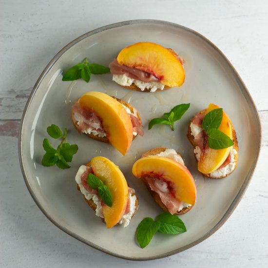 Peach Ricotta Crostini!