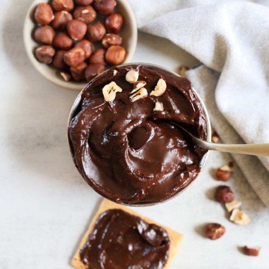 Homemade Nutella (vegan & healthy)