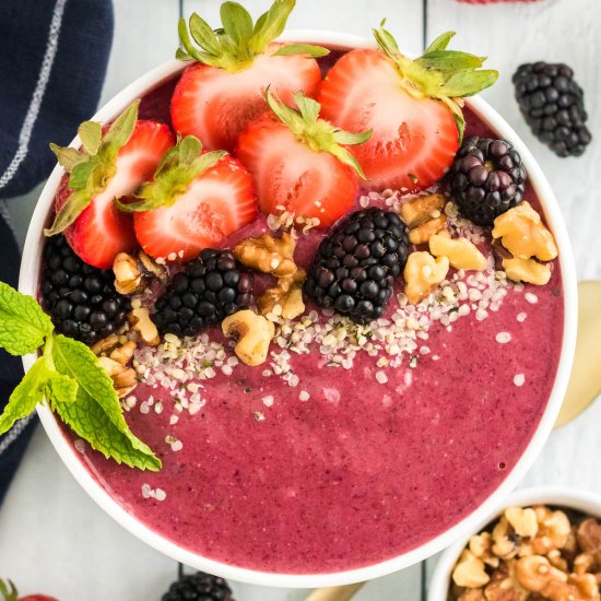 Mixed Berry Smoothie Bowl