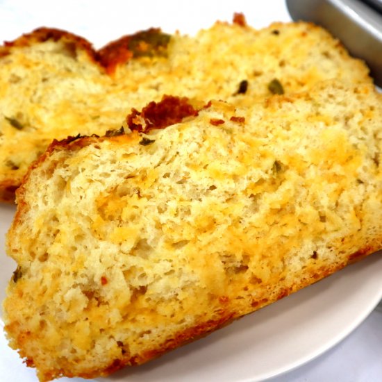 Jalapeno Cheddar Bread (No Knead)