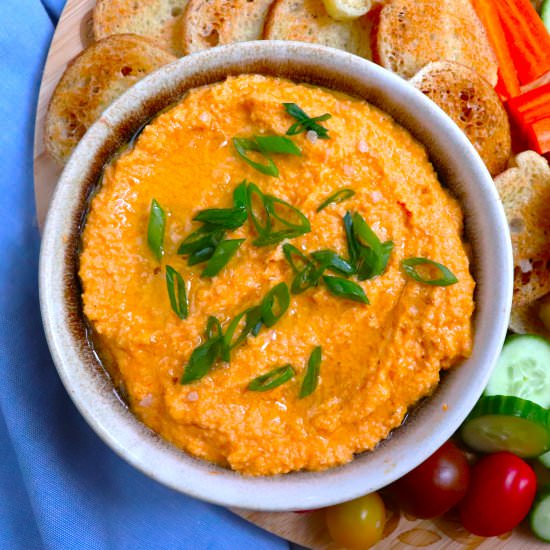 Creamy Buffalo Cauliflower Dip