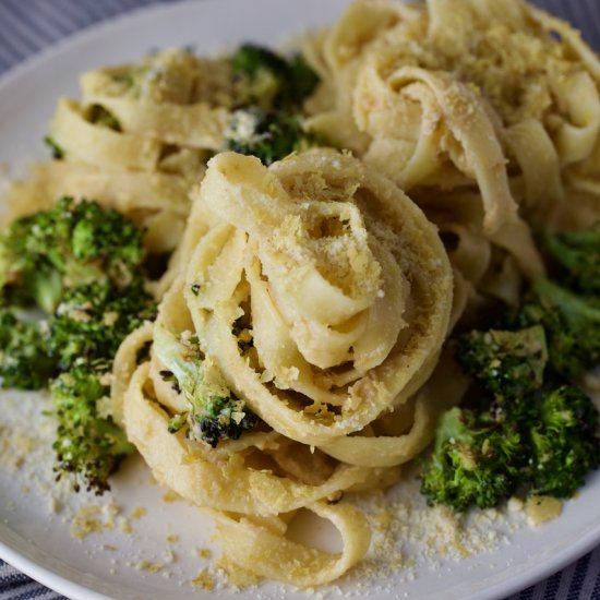 Vegan Cheesy Alfredo Pasta