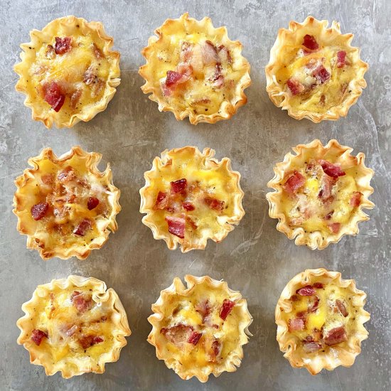 Mini Quiches with Bacon and Cheese