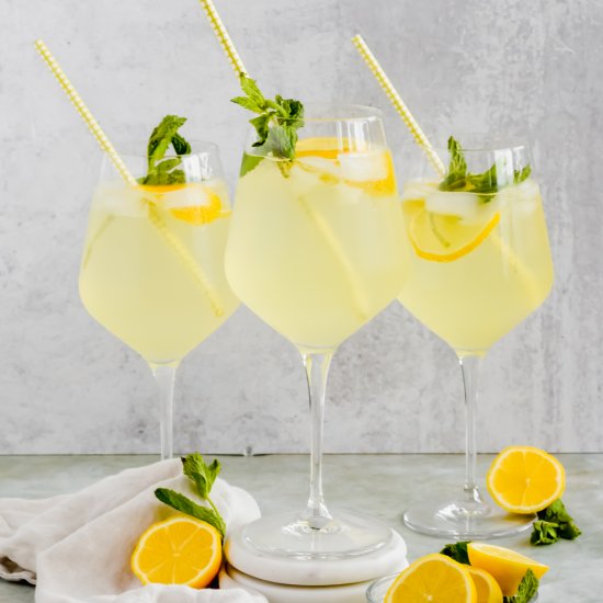 Limoncello Spritz