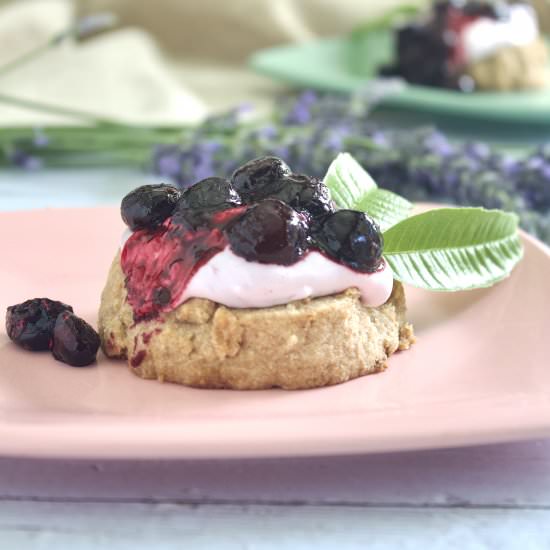 Lemon Shortbread & Berry Compote