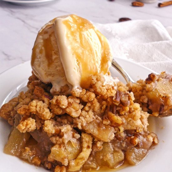 Easy Apple Crisp With Pecan Topping