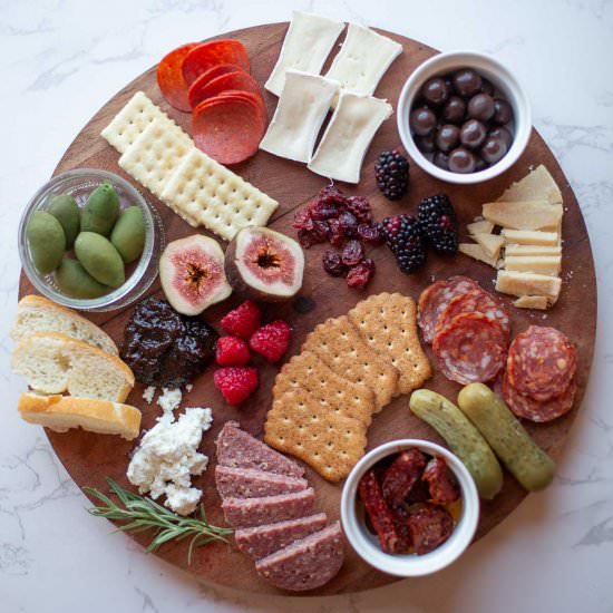 Easy Charcuterie Board