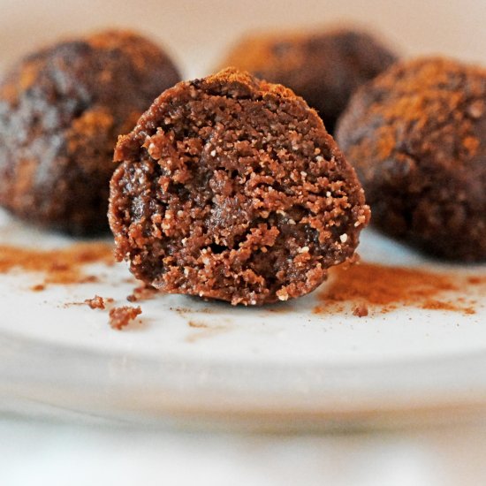 Cacao Superfood Peanut Butter Bites