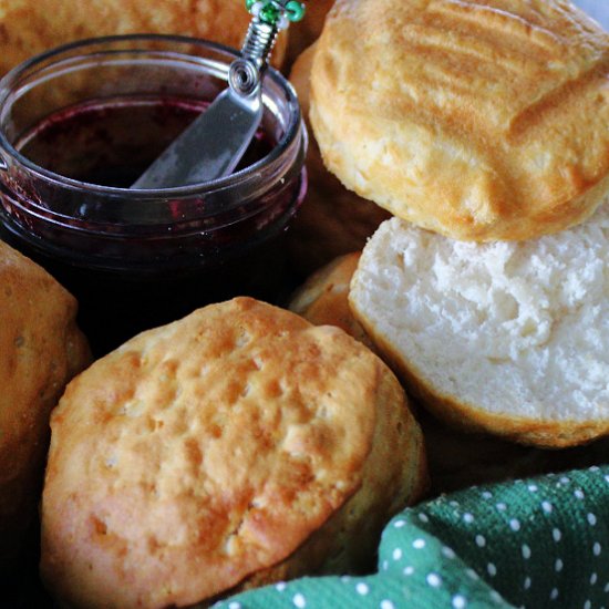 8 Minute Air Fryer Biscuits