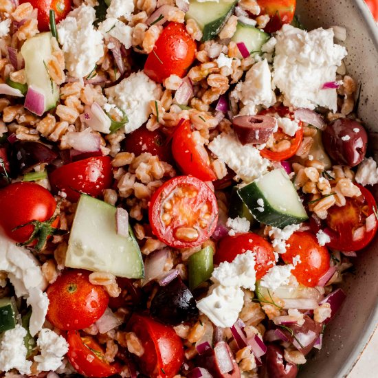 greek farro salad