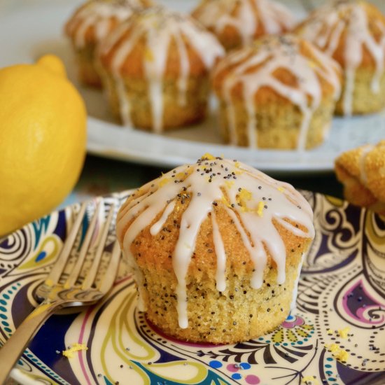 lemon poppyseed drizzle cakes