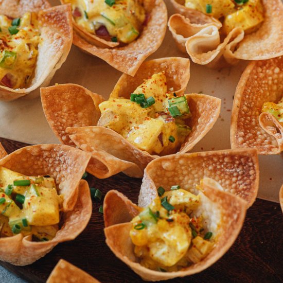 Curry Egg Salad Wonton Cups