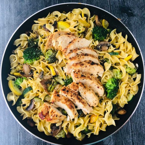 Garlic Veggie Pasta with Chicken