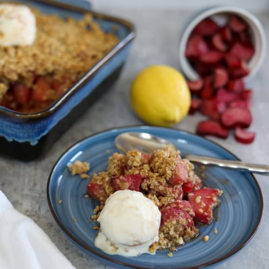 Rhubarb Crisp with Macadamia Nuts