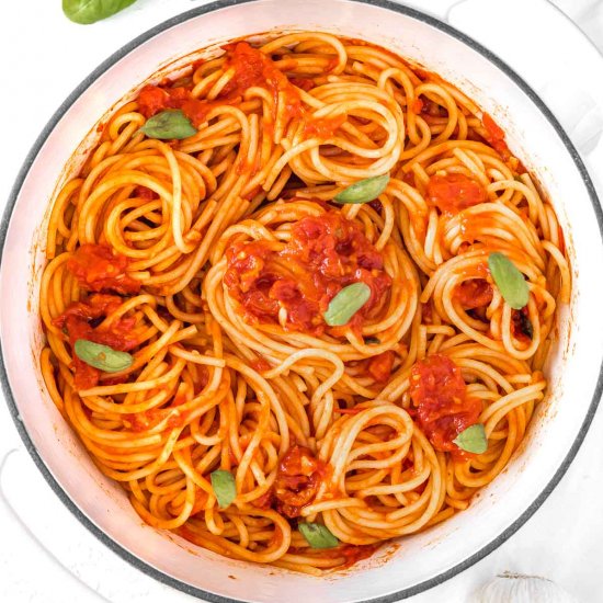 Spaghetti Pomodoro (tomato basil)