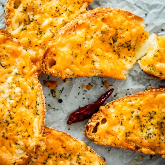 Cheesy Bread with a Spicy Kick