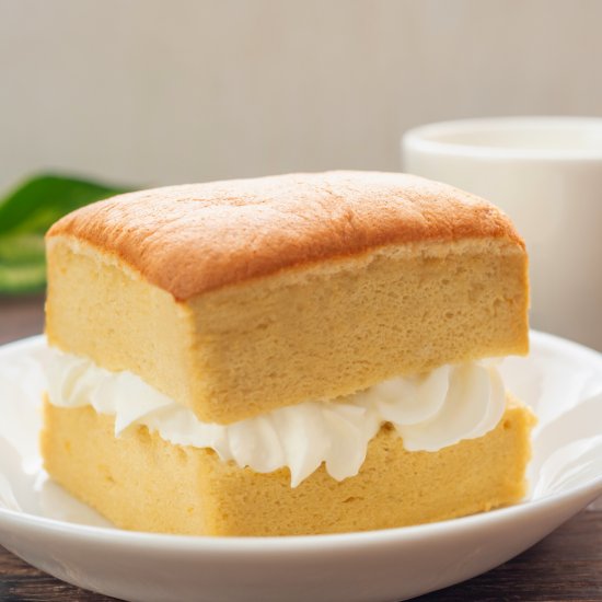 Taiwanese soufflé castella cake