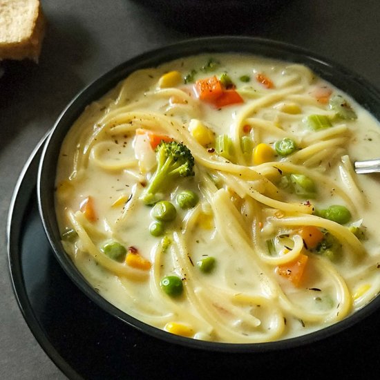 Creamy vegetable noodle soup