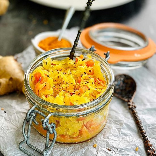 Raw Sauerkraut with Turmeric