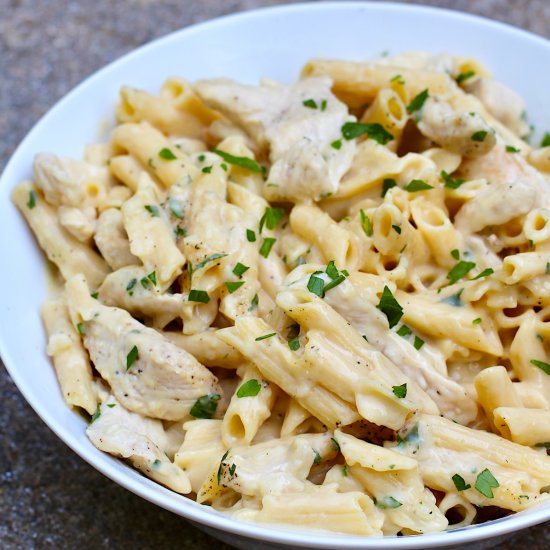 White Sauce Chicken Pasta