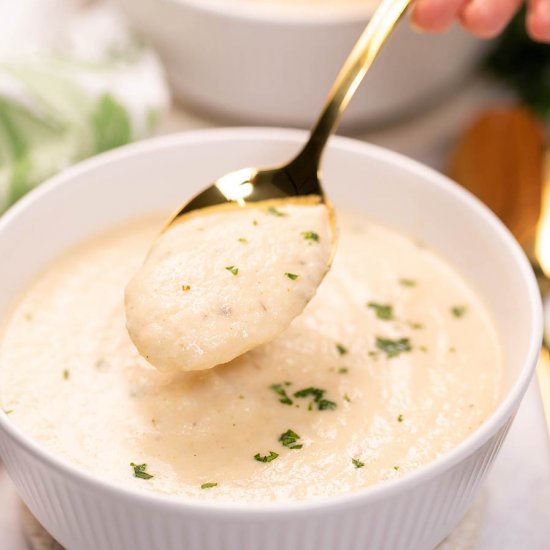 Super Creamy Cauliflower Soup