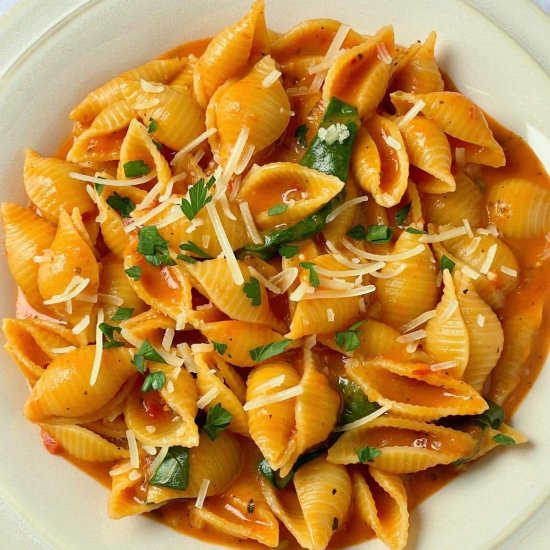 Vegan Creamy Tomato Pasta