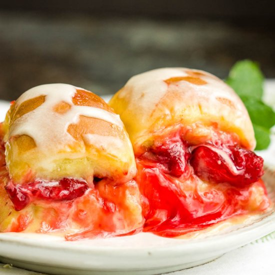 HawaiianRolls Strawberry Cheesecake