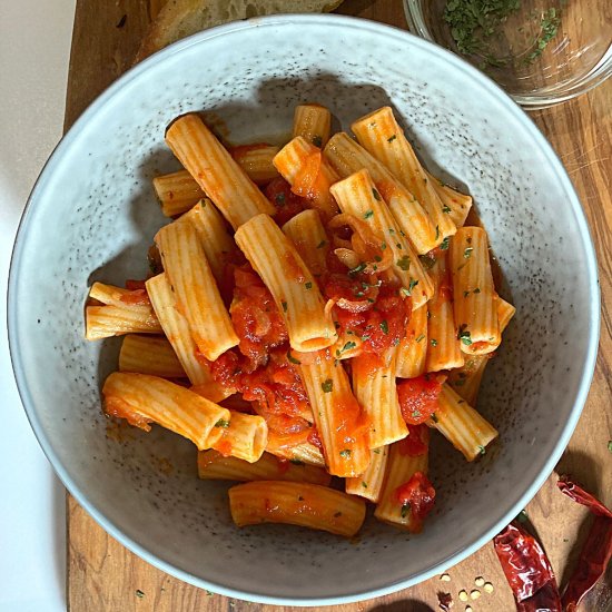 Easy and Tasty Rigatoni Arrabbiata