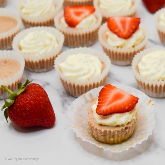 Mini Strawberry Cheesecake Bites