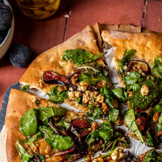 Fig and Gorgonzola Salad Pizza