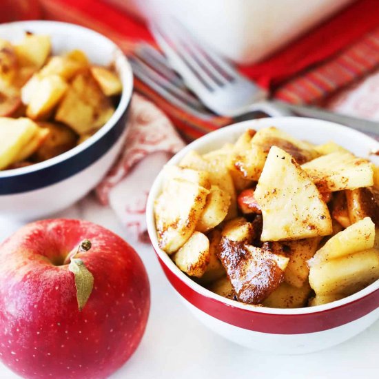 Baked Apple Slices with Cinnamon