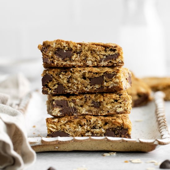 Oatmeal Chocolate Chip Cookie Bars