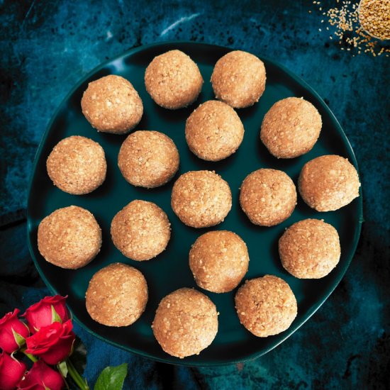 Til Laddu [Sesame Energy Balls]