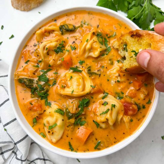 Instant Pot Creamy Tortellini Soup