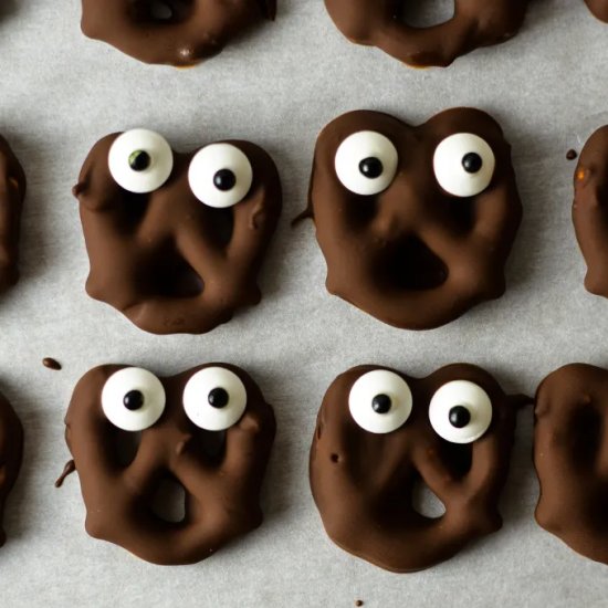 Halloween Chocolate Pretzels