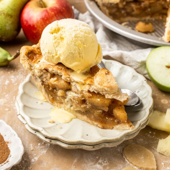 Spiced Apple Pear Pie