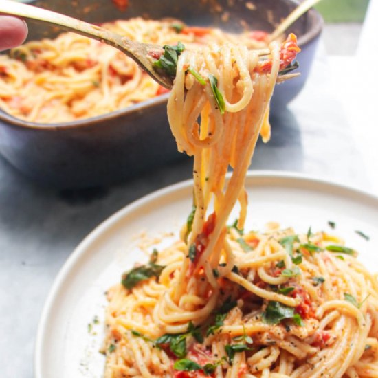 Baked burrata and tomato pasta