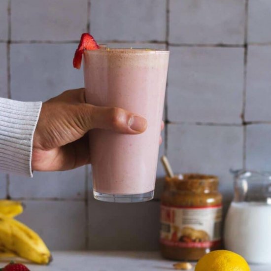 Peanut Butter Strawberry Smoothie