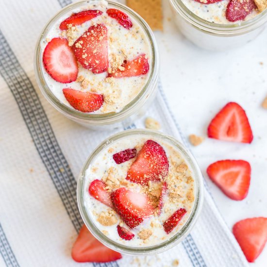 Strawberry Cheesecake Overnight Oat