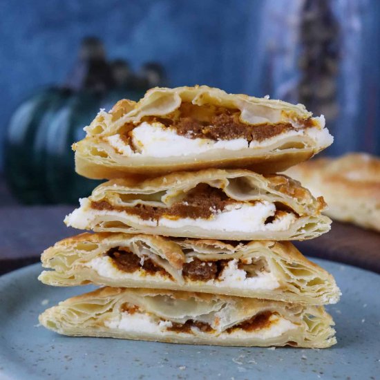 pumpkin pie and cheese pastelitos