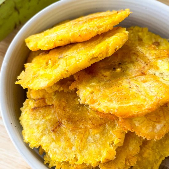 Tostones (fried green plantains)