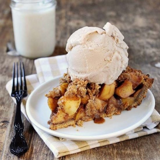 Apple Pie in Pecan Crust