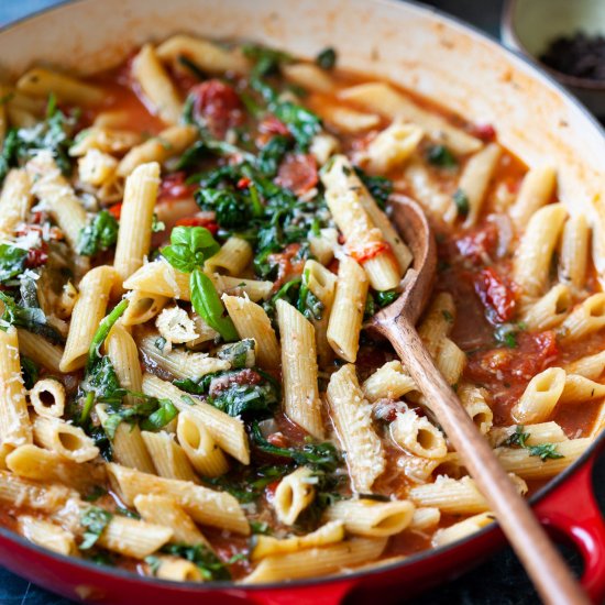 One-Pot Vegan Tomato Pasta