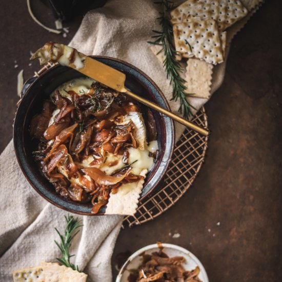 Baked Brie with Caramelized Onions