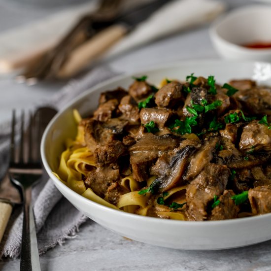 Easy Slow Cooker Beef Stroganoff